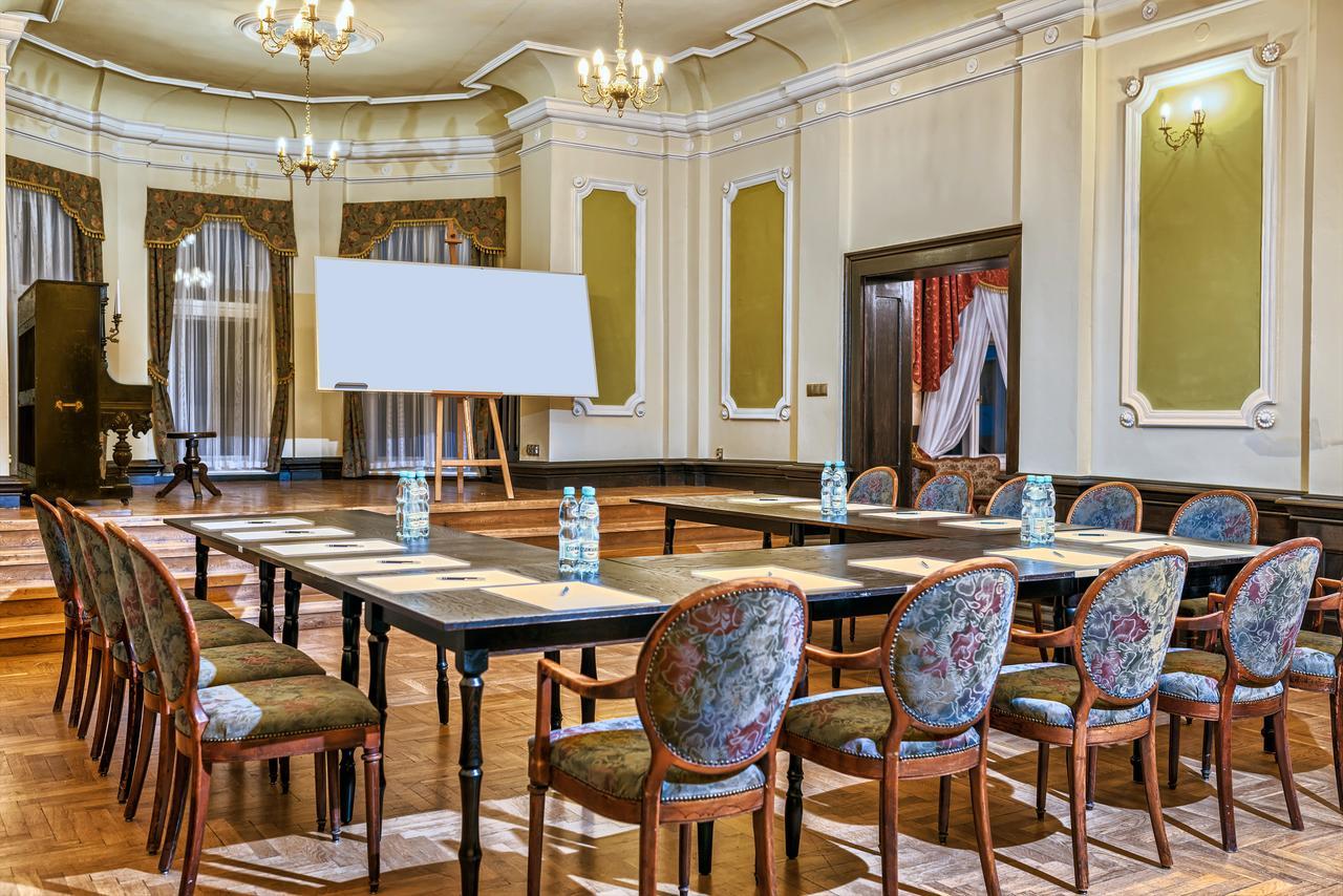 Palac Klanino Εξωτερικό φωτογραφία